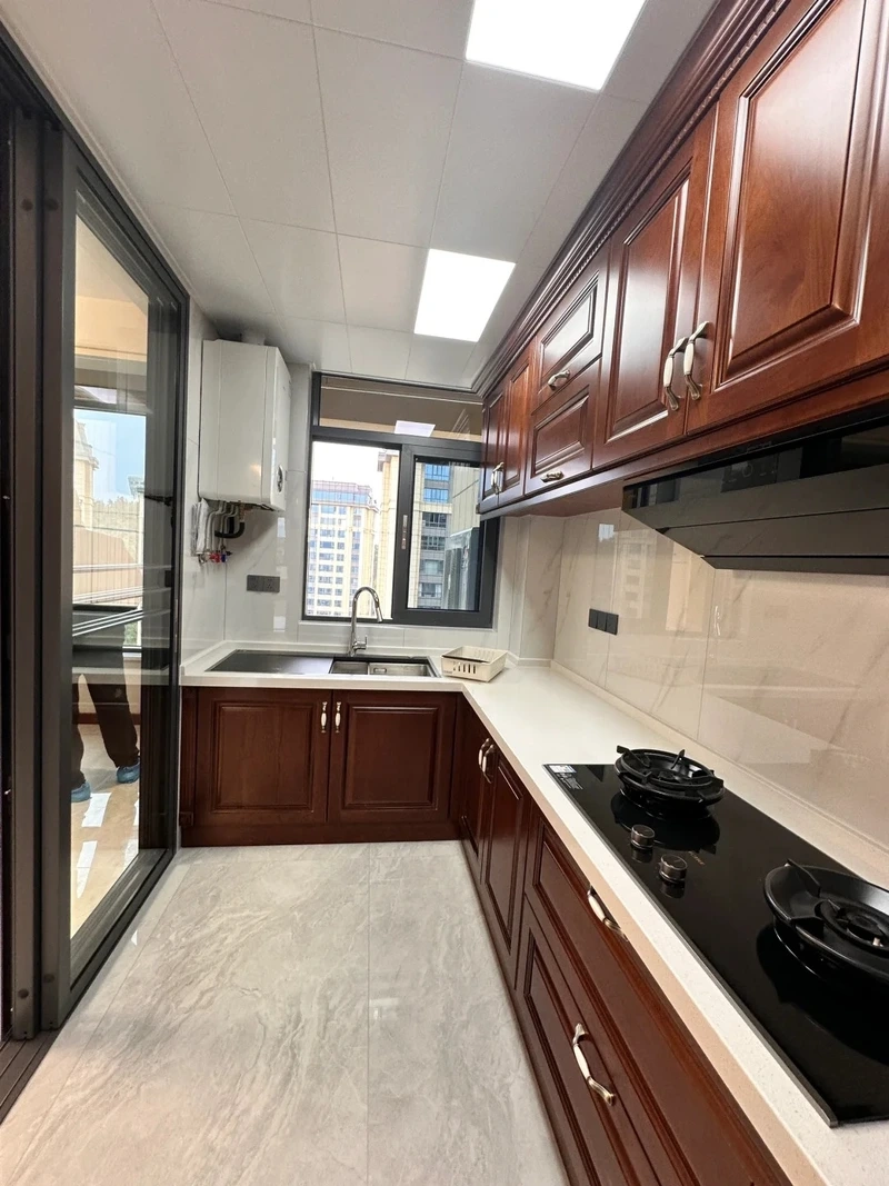 Lựa chọn hoàn hảo là tủ bếp gỗ tự nhiên cao cấp cho gia đình