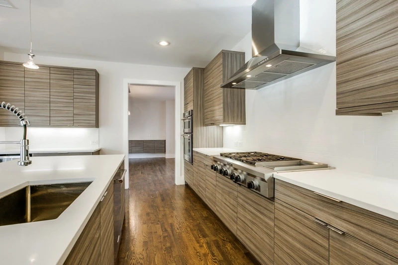 Phù hợp sinh hoạt với tủ bếp laminate gia đình