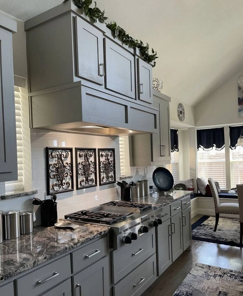 Xu hướng nội thất từ tủ bếp màu ghi hiện đại