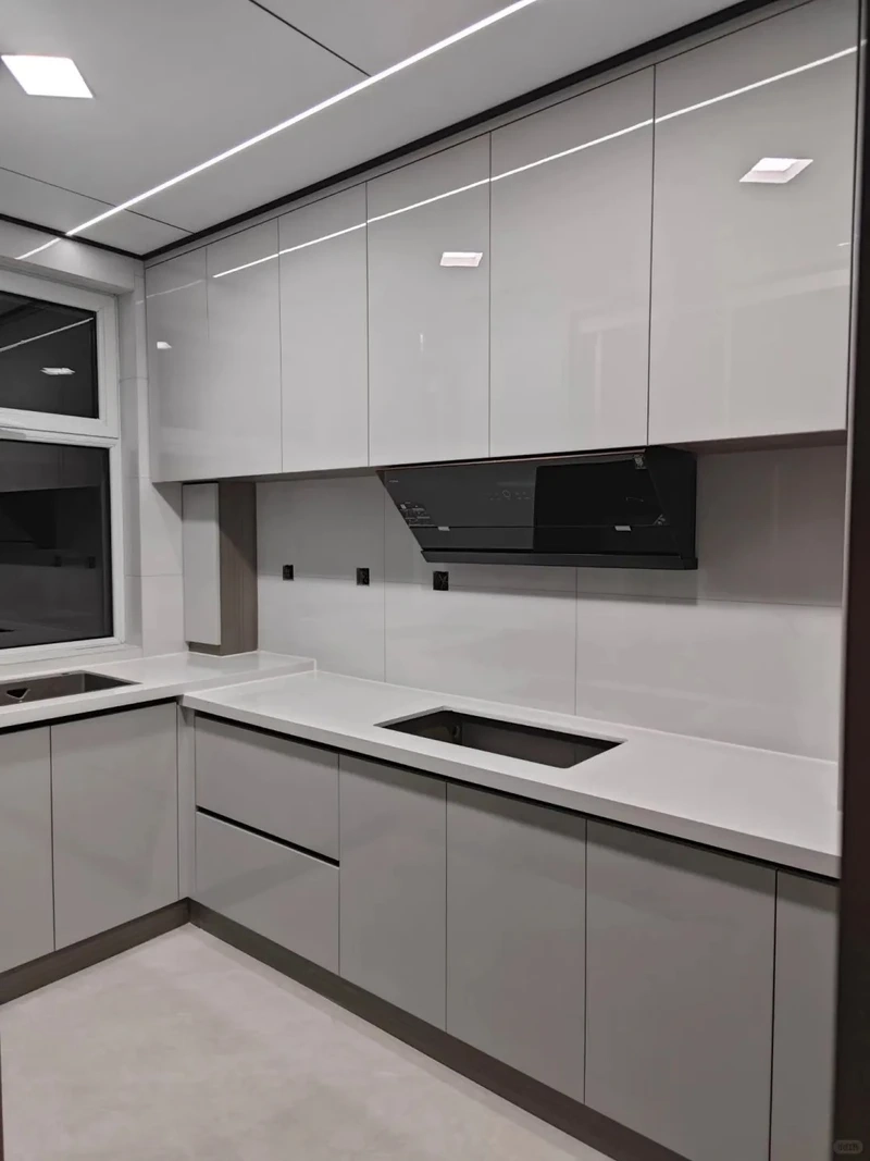 Bền bỉ vượt trội với tủ bếp nhựa chống nước