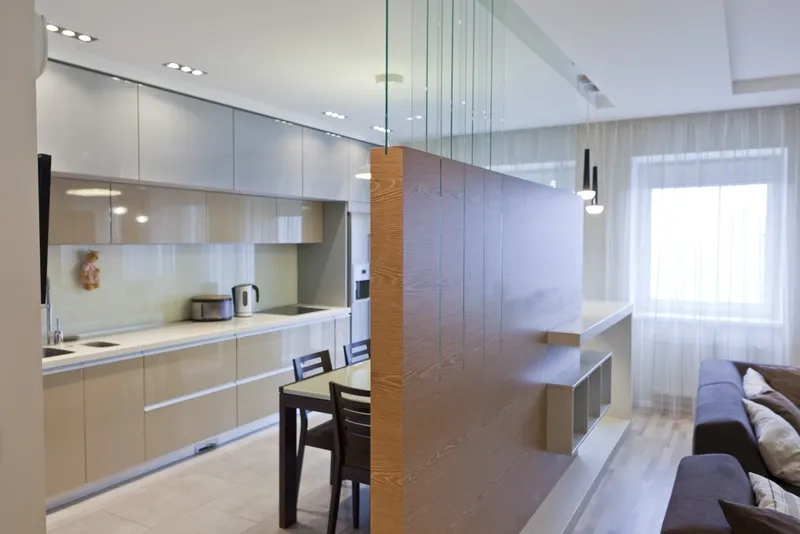 Thiết kế vách ngăn bếp tinh tế