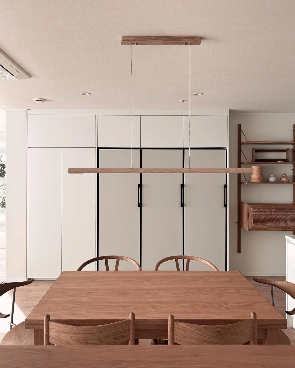 Bàn ăn gỗ sồi nga phong cách Bắc Âu Scandinavian