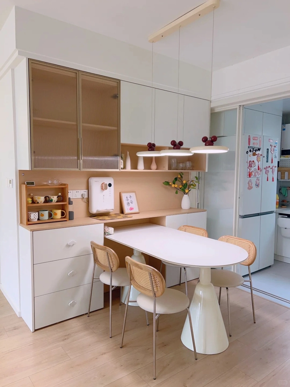 Bàn ăn thông minh kéo dài phong cách tối giản Bắc Âu màu gỗ sáng