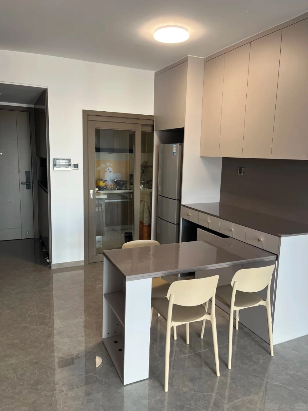 Bàn ăn kéo dài mặt đá phiến chống thấm ố vượt trội