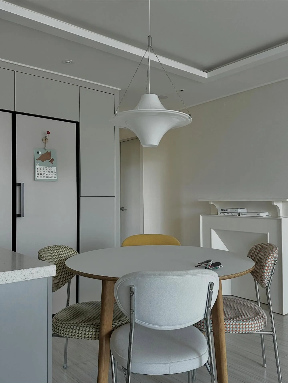 Ý tưởng decor nhà bếp nhỏ phong cách tối giản Minimalism