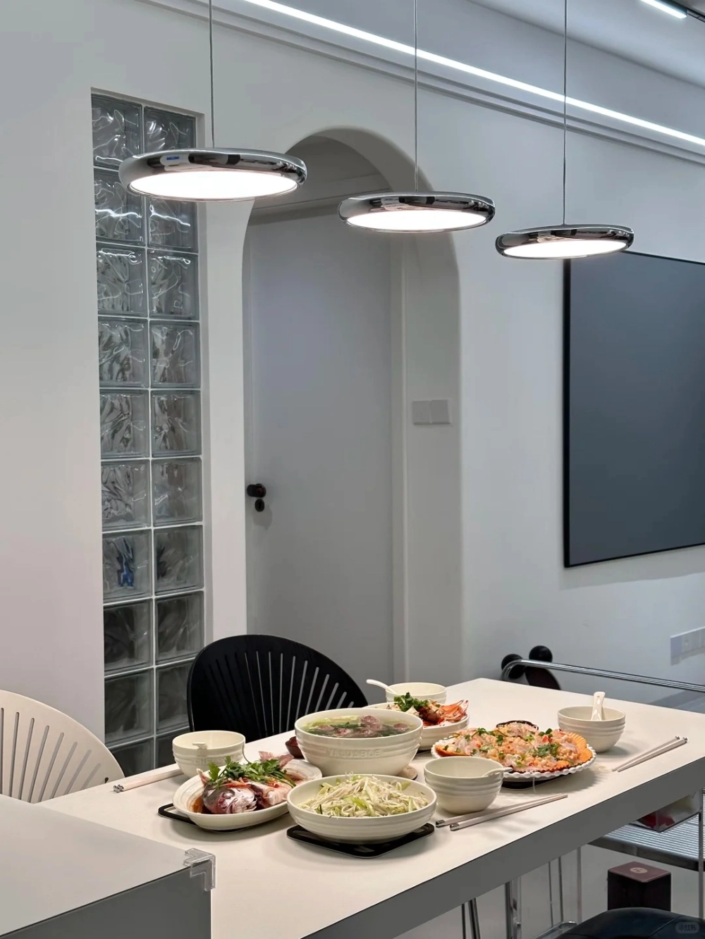 Bộ đèn thả bàn ăn hiện đại hình học phong cách tối giản