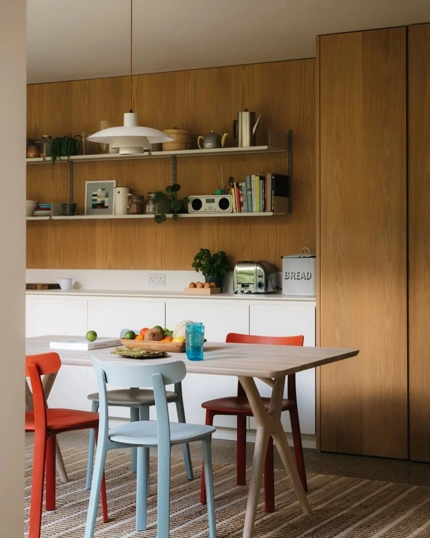 Quy trình thợ chuyên nghiệp lắp đặt tủ bếp gỗ cao cấp tại căn hộ