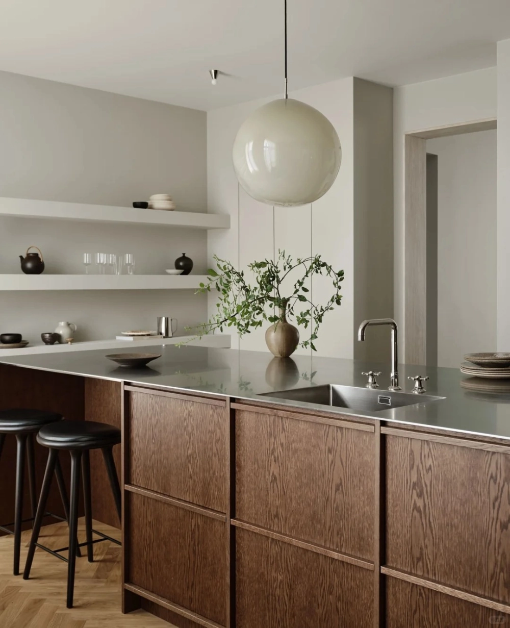 Tủ bếp gỗ cao cấp chữ L tối ưu góc chết trong nhà bếp