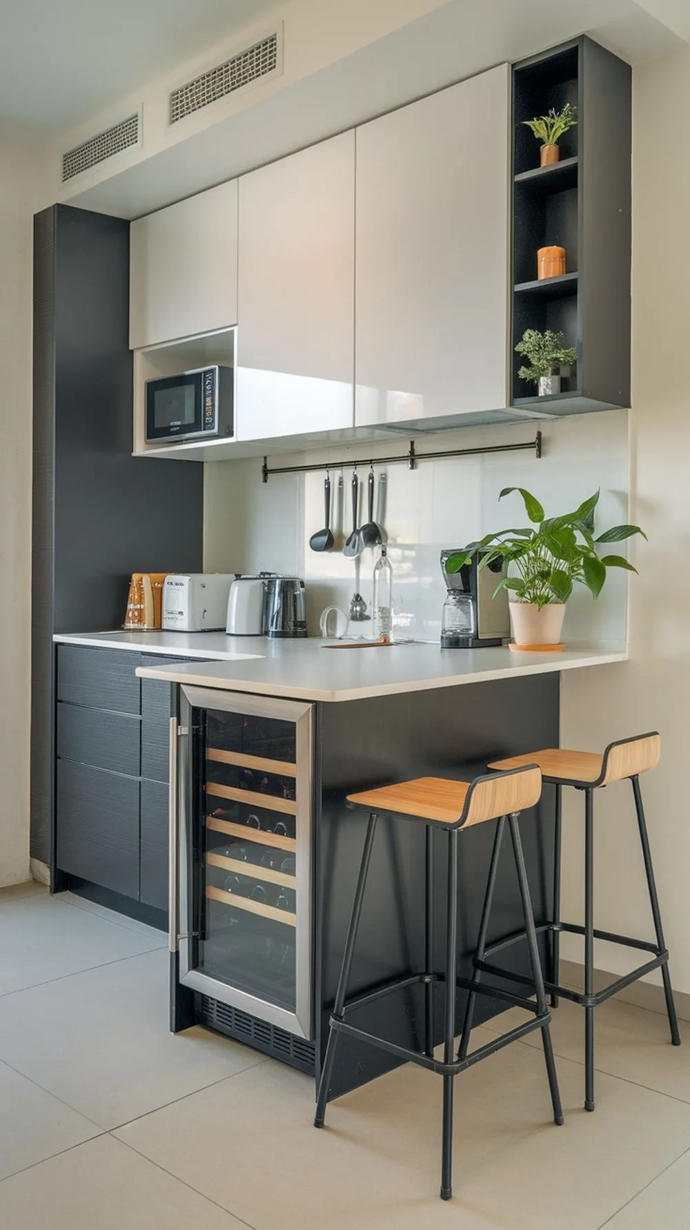 Mẫu tủ bếp mini có bồn rửa bằng inox bền bỉ cho phòng trọ cao cấp