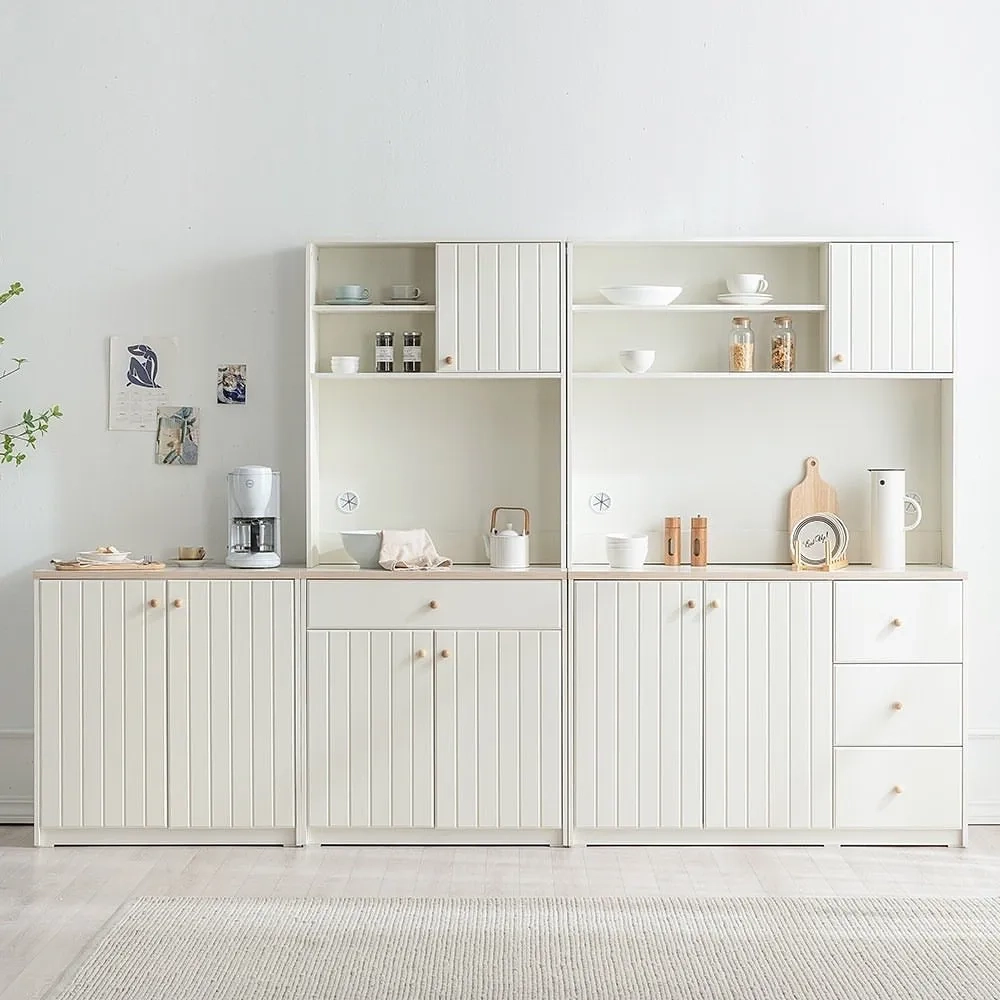 Mẫu tủ để đồ nhà bếp phong cách Luxury với đèn led trang trí