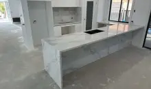 30+ Mẫu bàn ăn gỗ sồi nga đẹp tinh tế cho căn bếp hiện đại