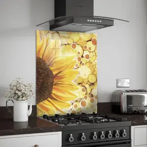 Kính ốp bếp màu vàng mang lại sự ấm cúng và tài lộc