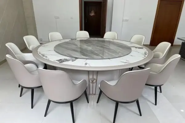 Ảnh mẫu bàn ăn 10 ghế tinh tế giúp không gian bếp nổi bật