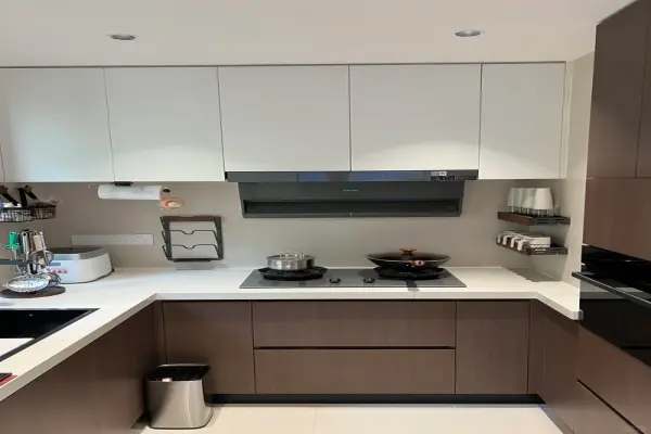 Mẫu tủ bếp chữ U đẹp tối ưu không gian bếp hiện đại