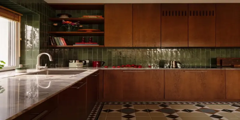 25+ Mẫu tủ bếp gỗ cao cấp sang trọng dẫn đầu xu hướng