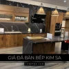 Giá đá kim sa đen mặt bếp 2026: Báo giá & Đặc điểm chi tiết
