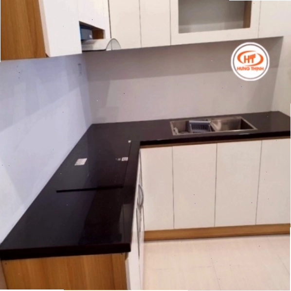 2. Đá mặt bếp Kim Sa có thể dễ dàng phối hợp với các món đồ nội thất