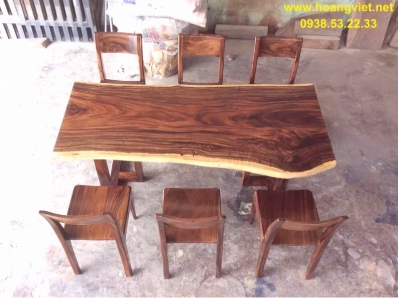 Bàn ăn gỗ hương đá cao cấp với vân gỗ đẹp