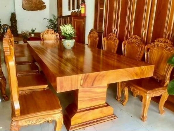 Bàn ăn gỗ hương đá nguyên khối thiết kế đơn giản