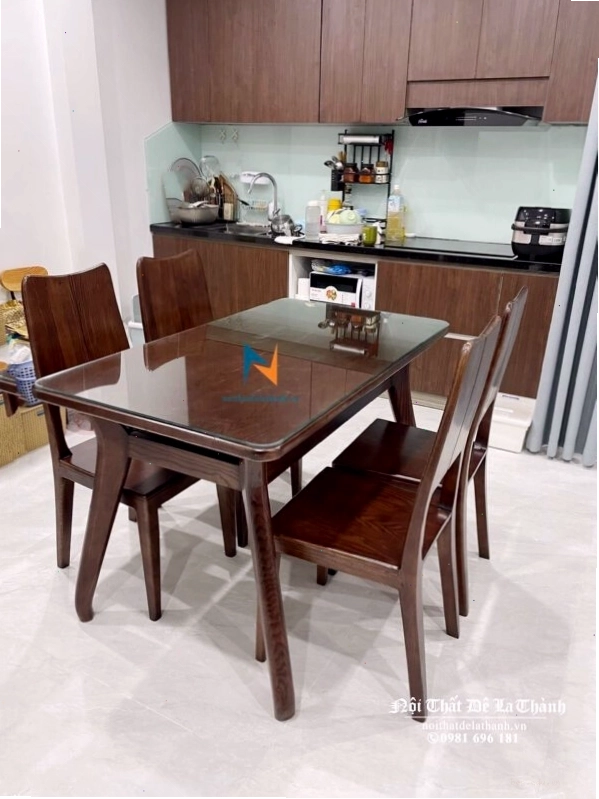 Bàn ăn gỗ sồi có ngăn kéo tiện lợi