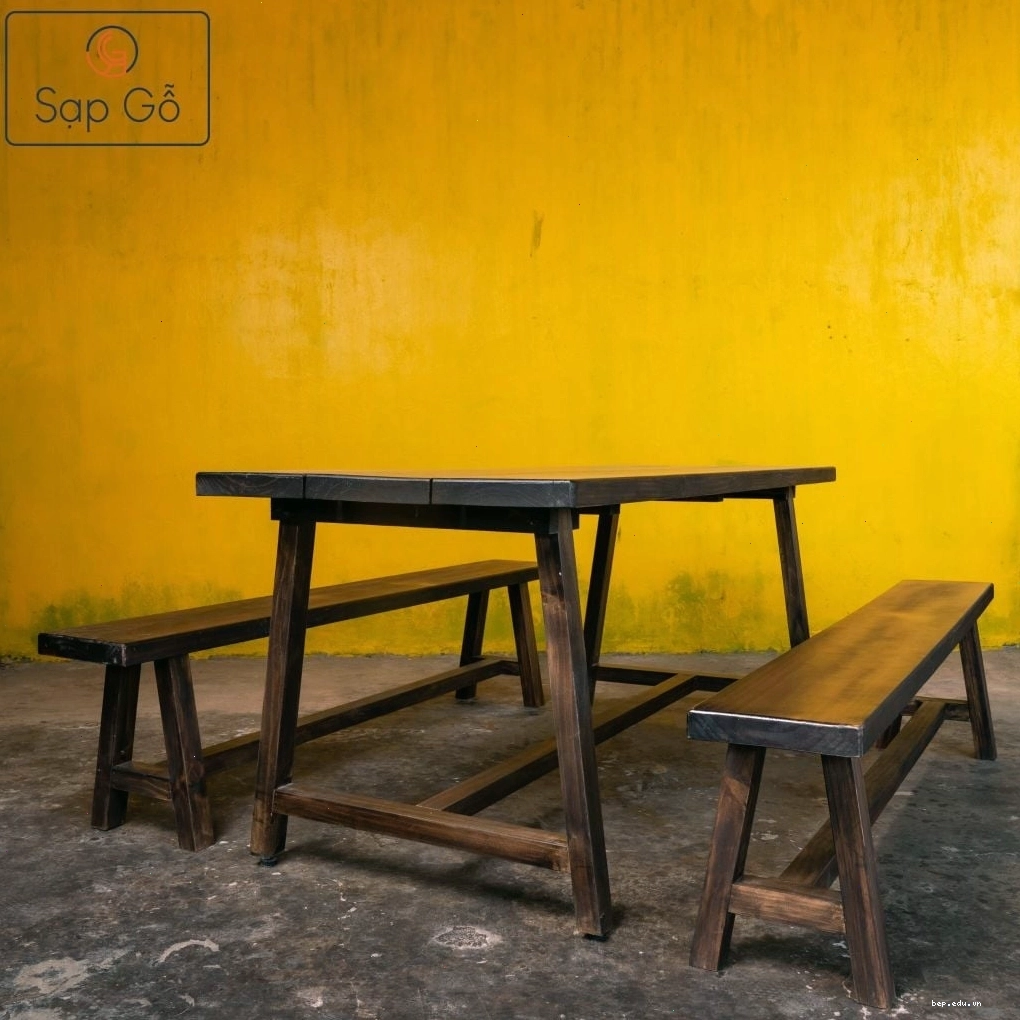 Bàn ăn gỗ thông vuông cho không gian nhỏ
