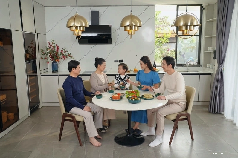 ban an tron dep hien dai cho phong bep 2