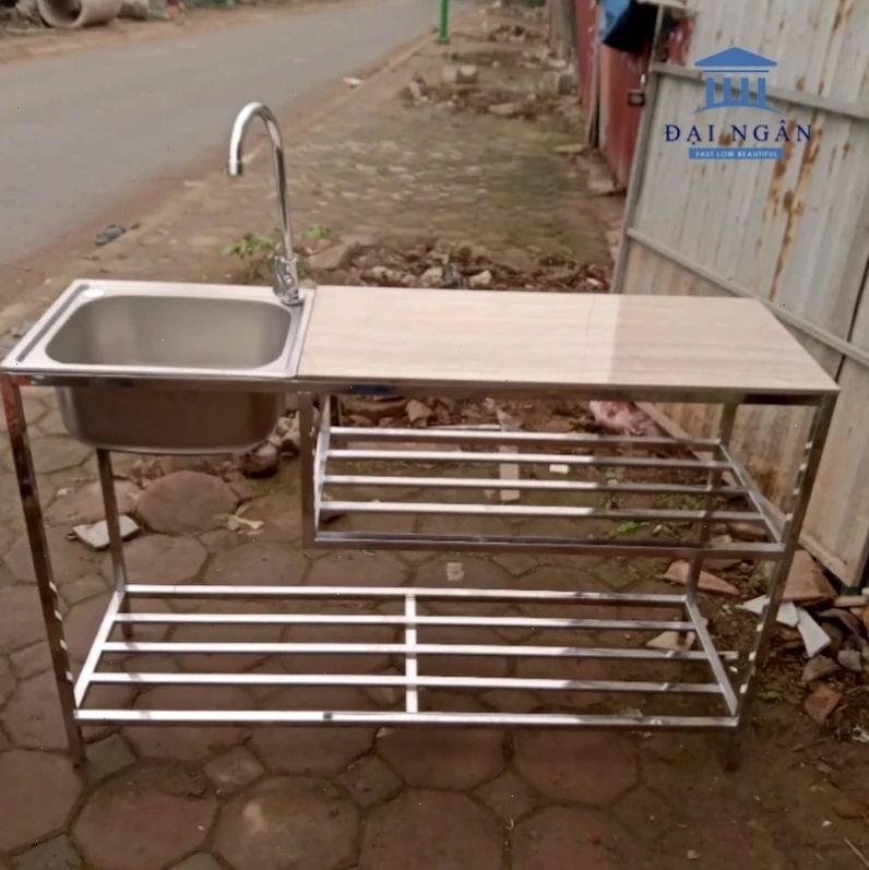 Bàn bếp khung inox mặt đá có tích hợp chậu rửa tiện lợi
