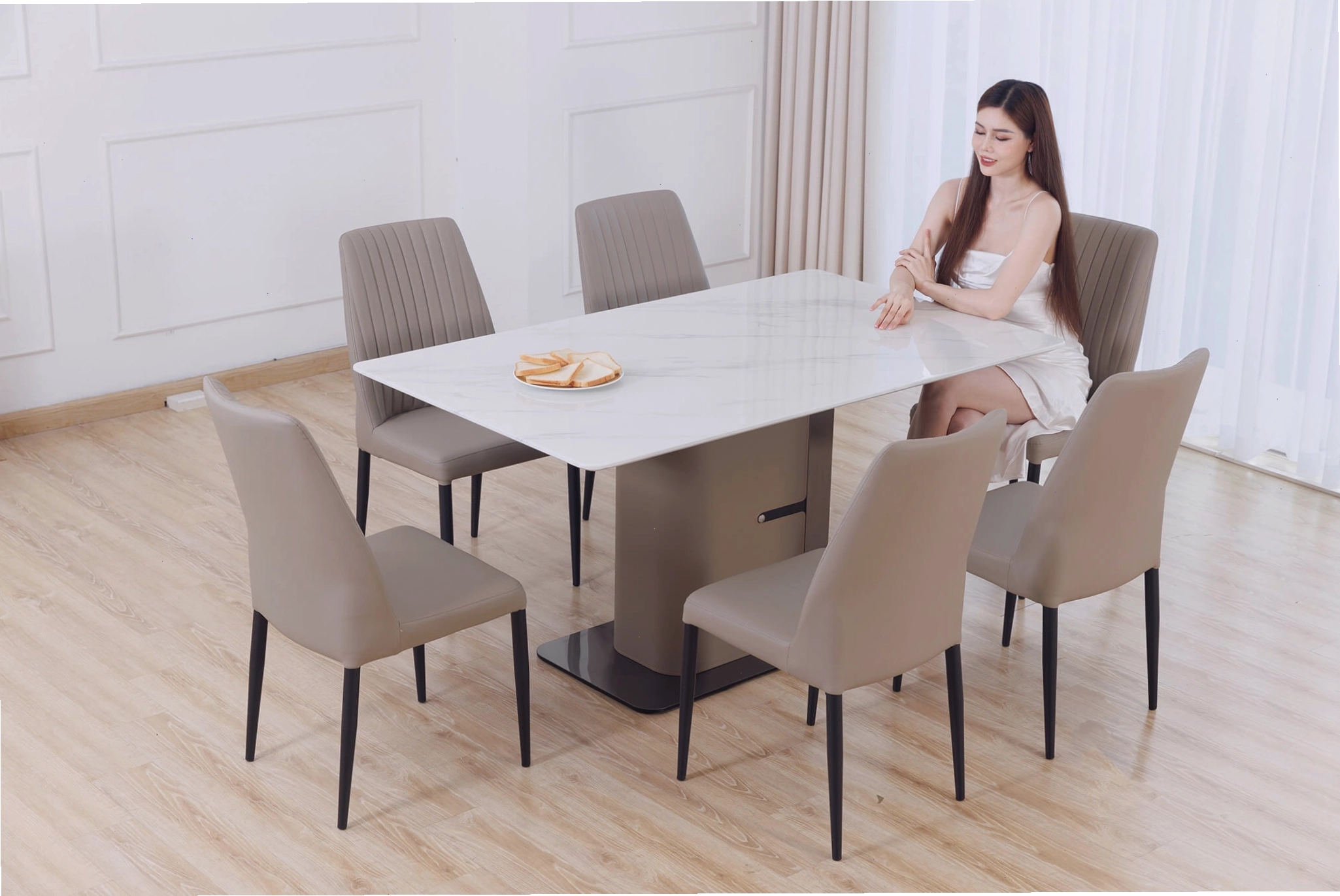 Bàn ghế ăn 2389 thiết kế nguyên khối đầy thu hút