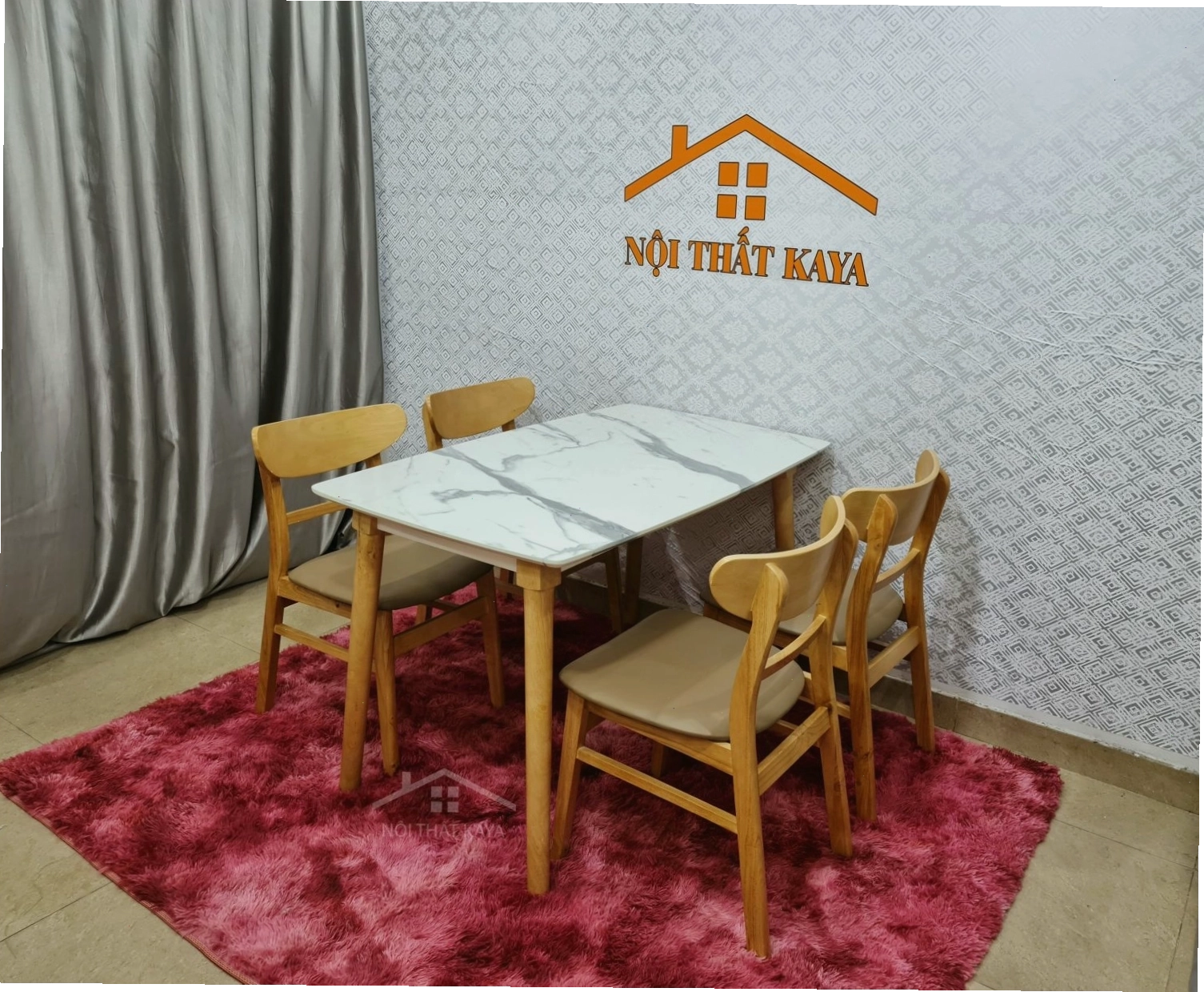 Bộ bàn ăn 4 ghế mặt đá chân gỗ phong cách cổ điển