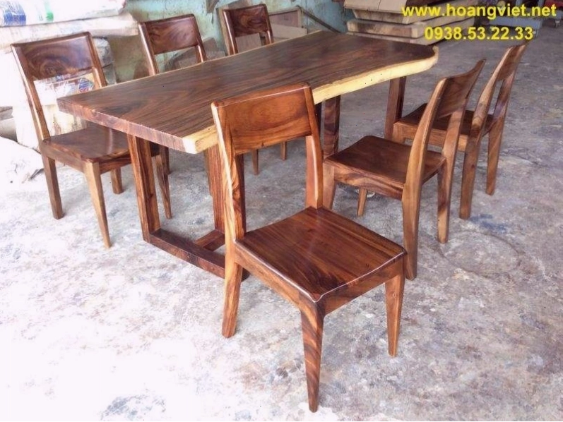 Bộ bàn ăn gỗ tự nhiên sang trọng với thiết kế hiện đại