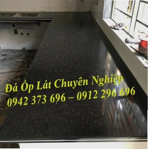 Đá mặt bàn bếp màu trắng vân xám tinh tế