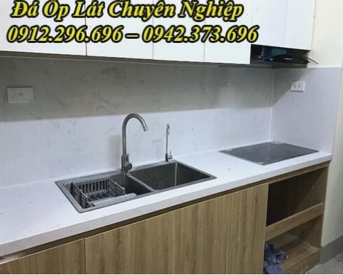 Đá ốp bếp Trắng Vân Mây hiện đại và sang trọng