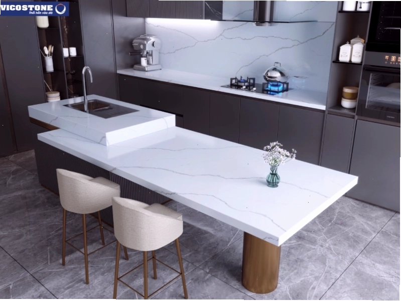 Đảo bếp kết hợp bàn ăn Vicostone Alessandria BQ8915 với hai khu riêng biệt