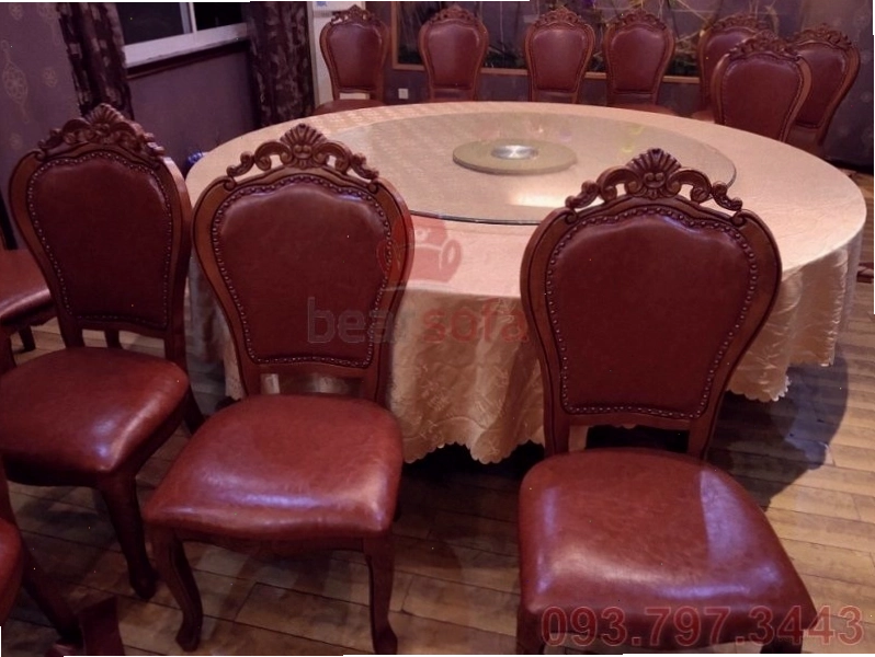 Ghế ăn bọc da với kiểu dáng hiện đại