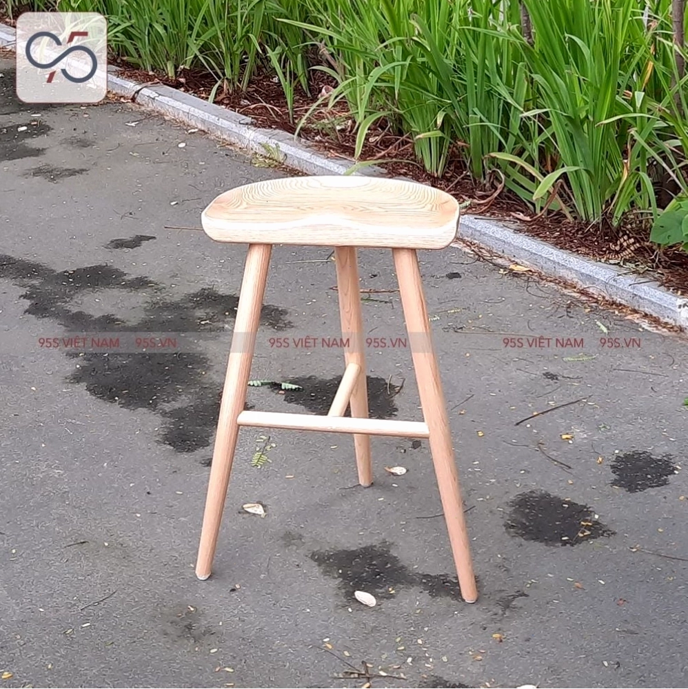Ghế đảo bếp gỗ Taburet nhìn từ phía sau