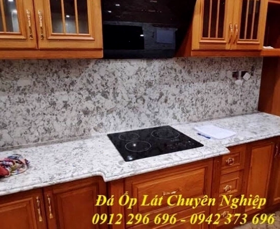 Mặt đá bàn bếp bằng đá Granite tự nhiên với vân đá độc đáo