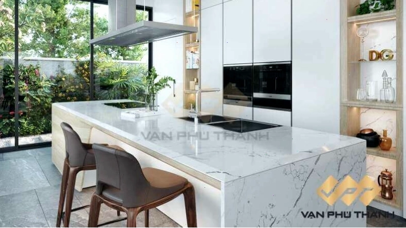Mẫu bàn đá bếp trắng có vân mây làm bàn đảo bếp hiện đại