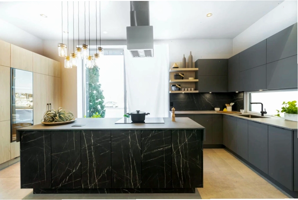 Mẫu bàn đảo bếp tích hợp bếp nấu