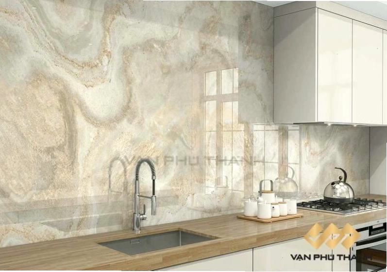 Mẫu kính ốp bếp vân mây đẹp