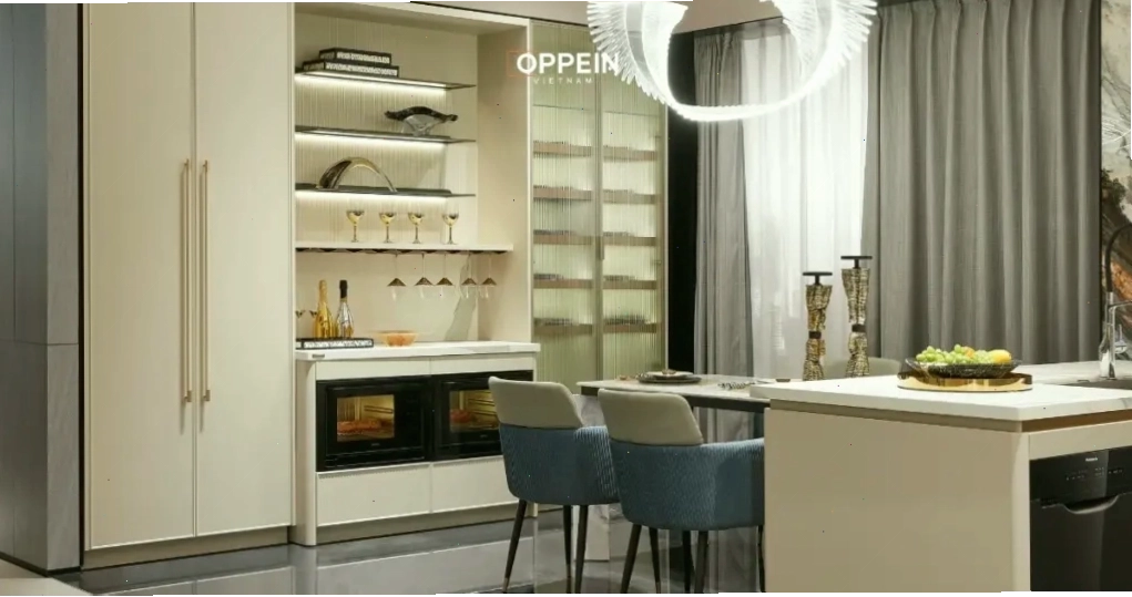 Mẫu tủ bếp tích hợp tủ đựng ly sang trọng và tiện dụng