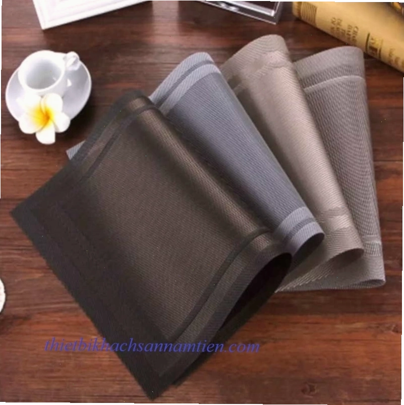 Tấm lót bàn ăn cao cấp với đường viền tinh xảo