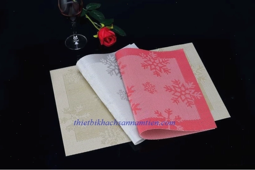 Tấm lót bàn ăn hình chữ nhật với gam màu pastel nhẹ nhàng