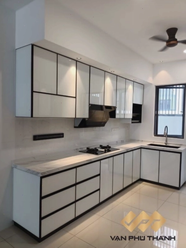 Thiết kế và thi công tủ bếp tại Biên Hòa chất liệu nhôm kính sơn giá rẻ