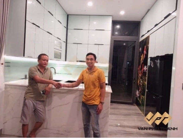 Tủ bếp chữ U đa năng sang trọng và tiện nghi