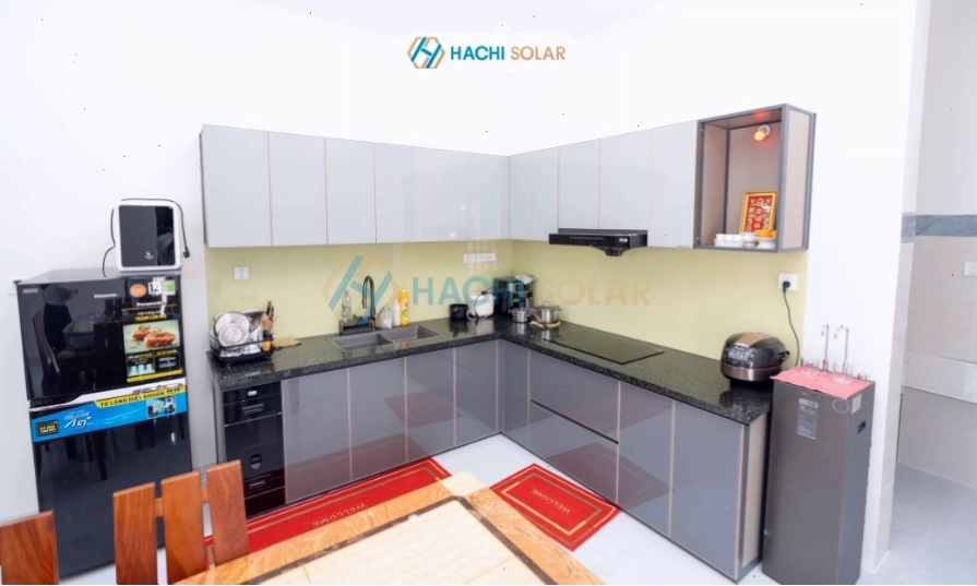 Tủ bếp khung nhôm cánh kính hiện đại và sang trọng