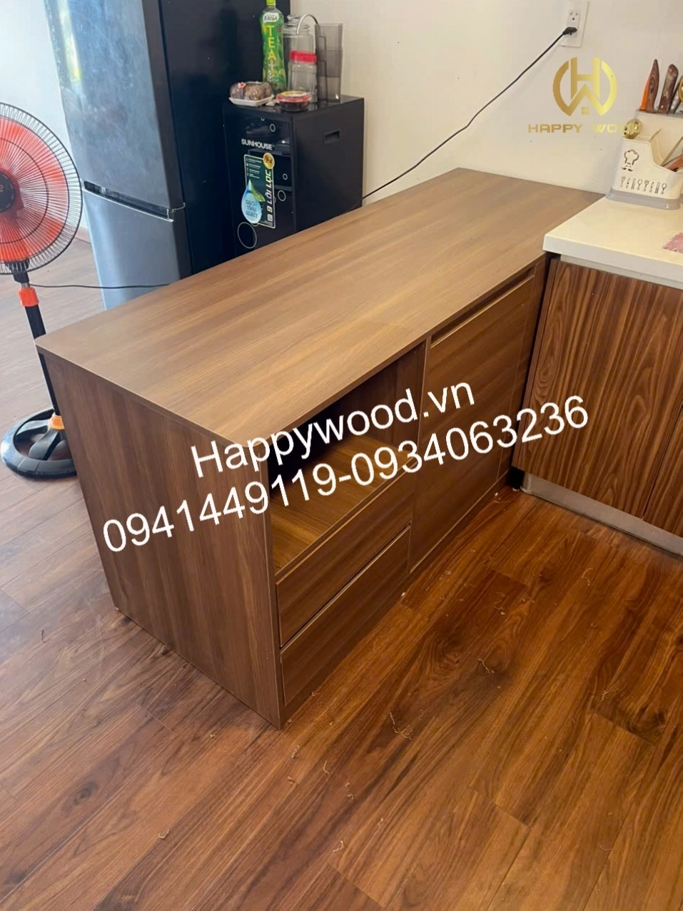 Tủ bếp nhựa màu hiện đại, thiết kế theo yêu cầu