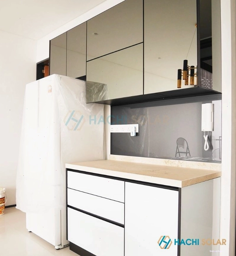 Tủ bếp treo tường nhỏ gọn chất liệu sang trọng, tạo điểm nhấn cho căn bếp