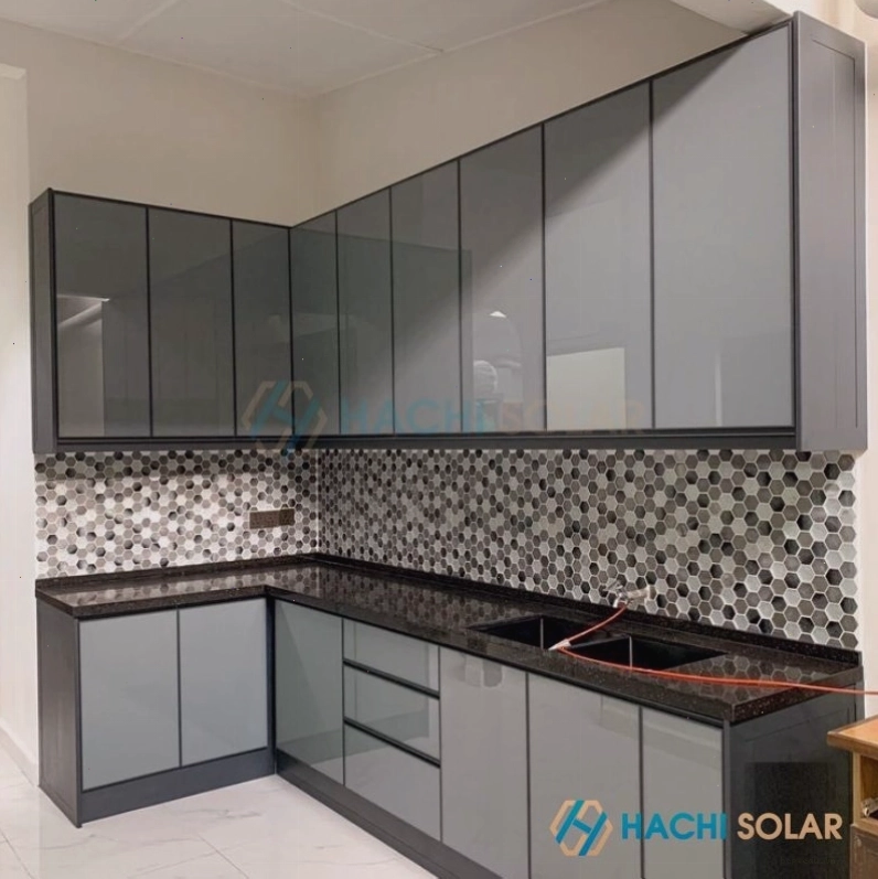 Tủ kệ bếp treo tường khung nhôm cánh kính cao cấp, giải pháp tối ưu cho không gian bếp nhỏ