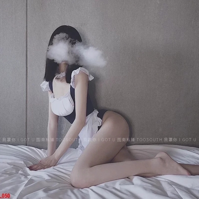 Ảnh gái xinh gợi dục khoe vòng một đầy đặn