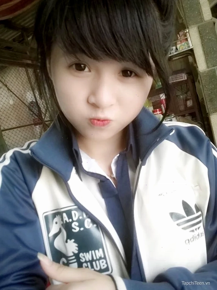 Cô gái Việt Nam trong bộ váy cưới tinh khôi, đẹp tựa nữ thần